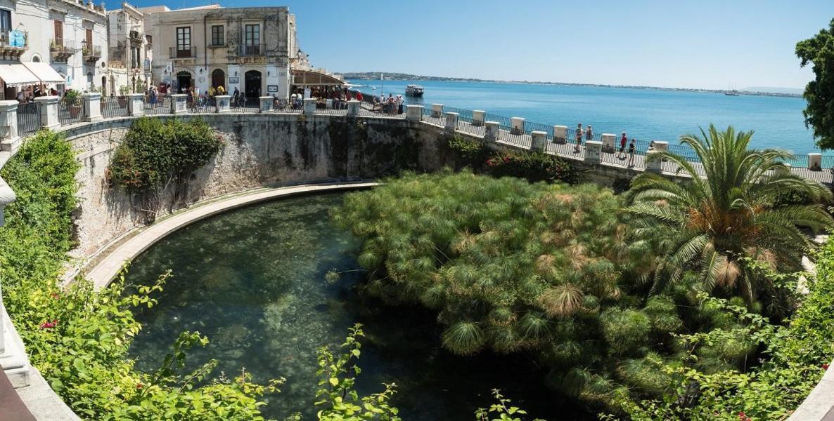 Апартаменти Terrazza Dei Mori - Seaview Terrace In Ortigia Syracuse Екстер'єр фото